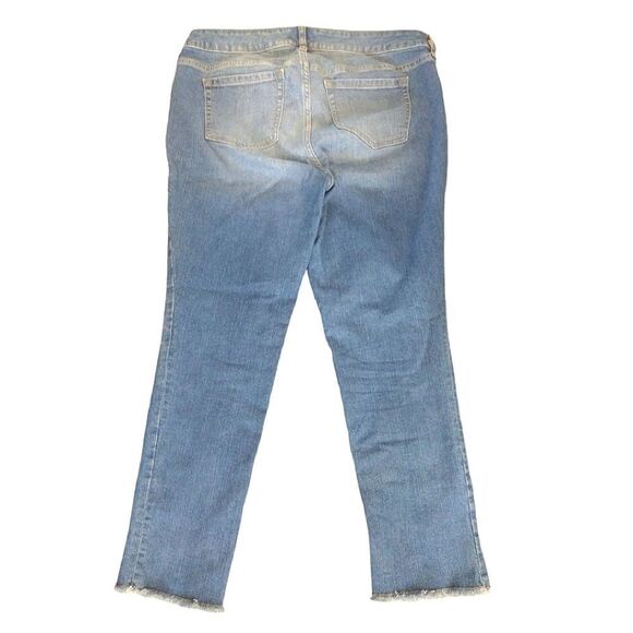 Torrid Vintage Stretch Mid Rise Raw Hem Crop Boyfriend Jeans Size 12 - Picture 9 of 14